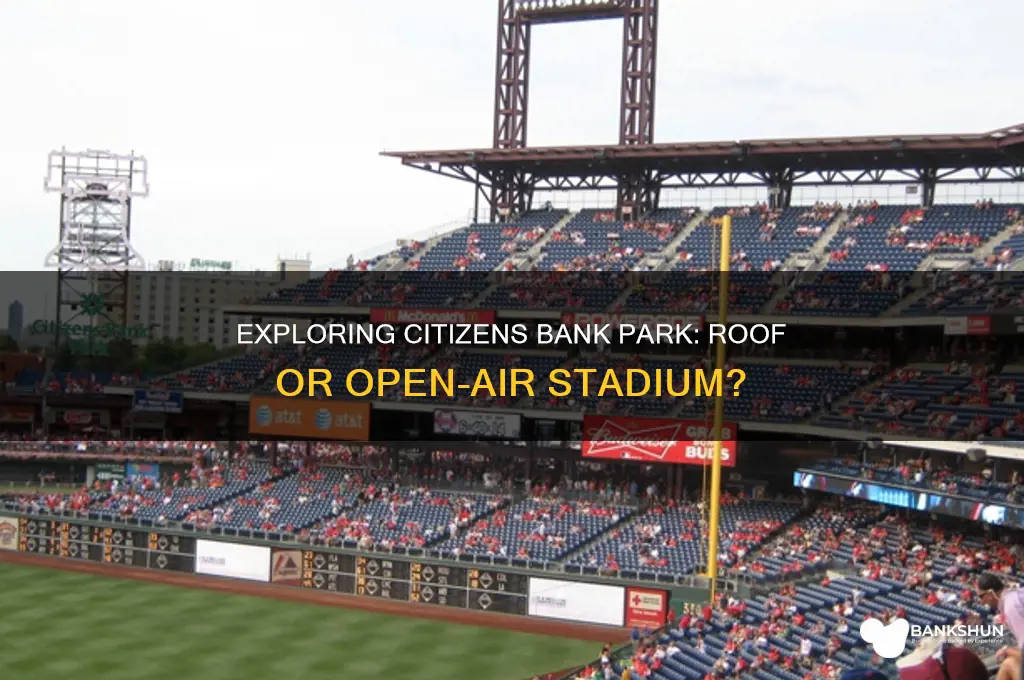 does citizens bank park have a roof