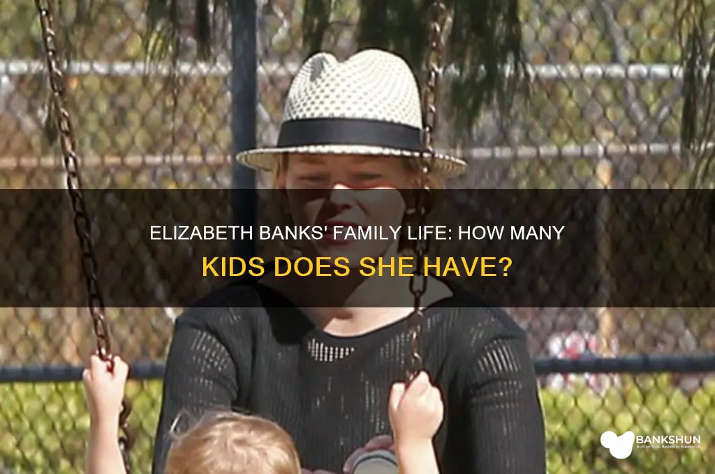 how many children does elizabeth banks have