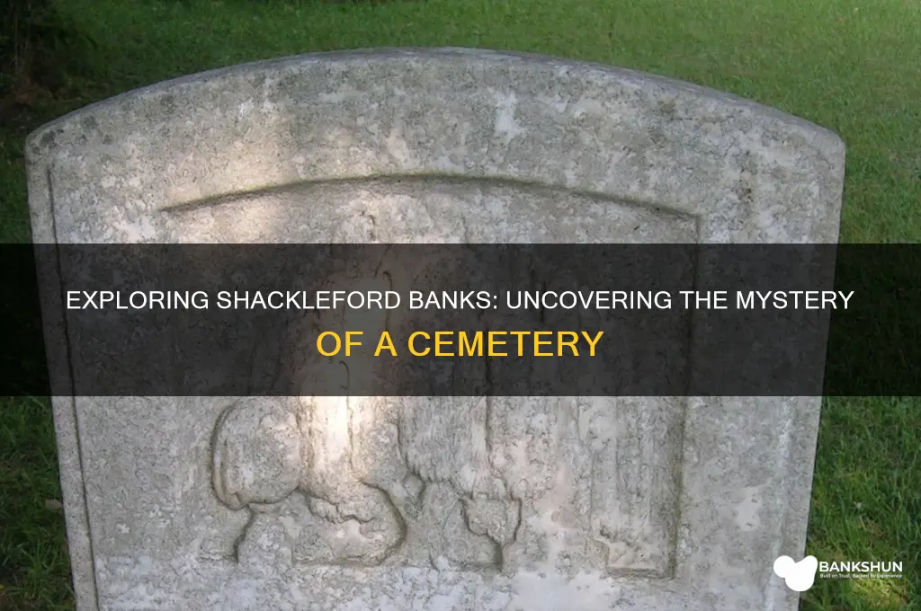 is there a cemetery on shackleford banks